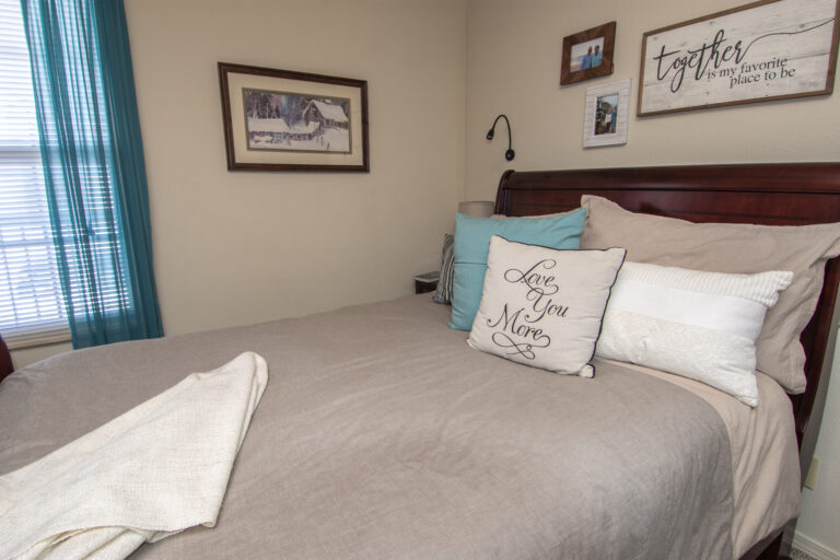 Crosswood Apartments - Bedroom - Apartments Rogersville Missouri